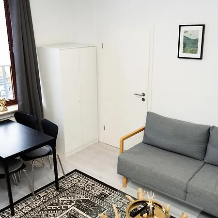 Appartement - Box Spring Bed - 5 Sleeping Places - 3 Tvs - Kitchen -wifi *