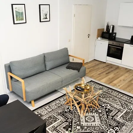 Appartement - Box Spring Bed - 5 Sleeping Places - 3 Tvs - Kitchen -wifi