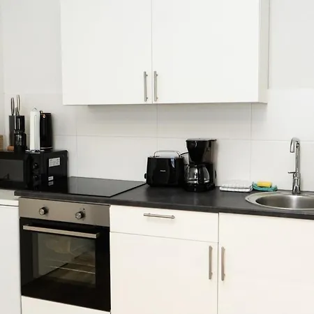 Appartement - Box Spring Bed - 5 Sleeping Places - 3 Tvs - Kitchen -wifi Brême