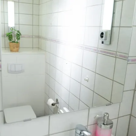 - Box Spring Bed - 5 Sleeping Places - 3 Tvs - Kitchen -wifi Apartment Bremen