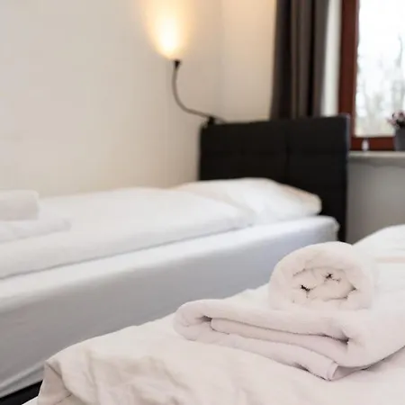 - Box Spring Bed - 5 Sleeping Places - 3 Tvs - Kitchen -wifi Bremen