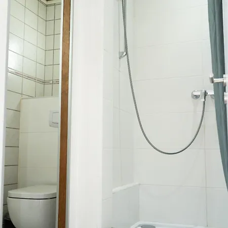 - Box Spring Bed - 5 Sleeping Places - 3 Tvs - Kitchen -wifi Apartment Bremen