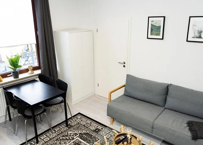 Apartment - Box Spring Bed - 5 Sleeping Places - 3 Tvs - Kitchen -wifi *