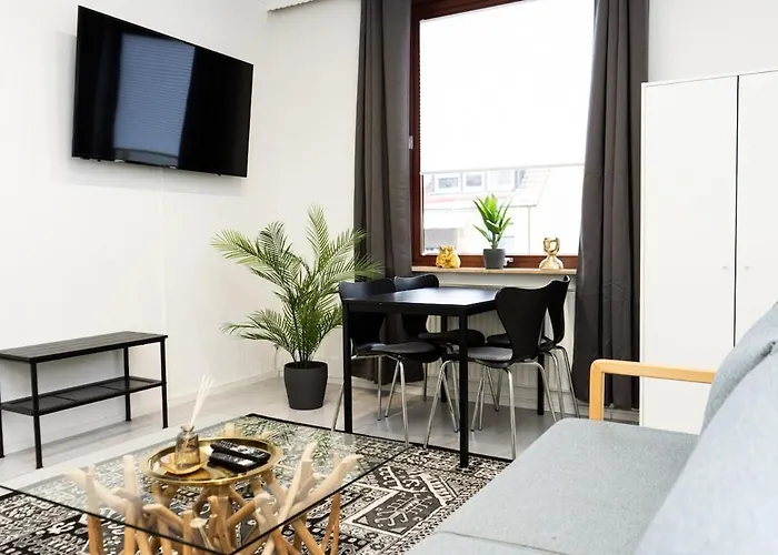 Apartment - Box Spring Bed - 5 Sleeping Places - 3 Tvs - Kitchen -wifi *