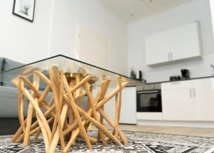 - Box Spring Bed - 5 Sleeping Places - 3 Tvs - Kitchen -wifi Appartement *