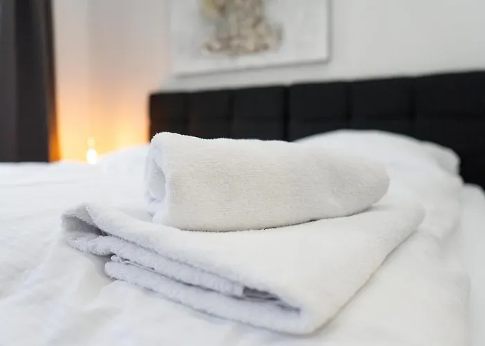 - Box Spring Bed - 5 Sleeping Places - 3 Tvs - Kitchen -wifi * Brême