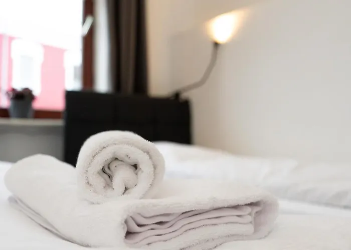 - Box Spring Bed - 5 Sleeping Places - 3 Tvs - Kitchen -wifi