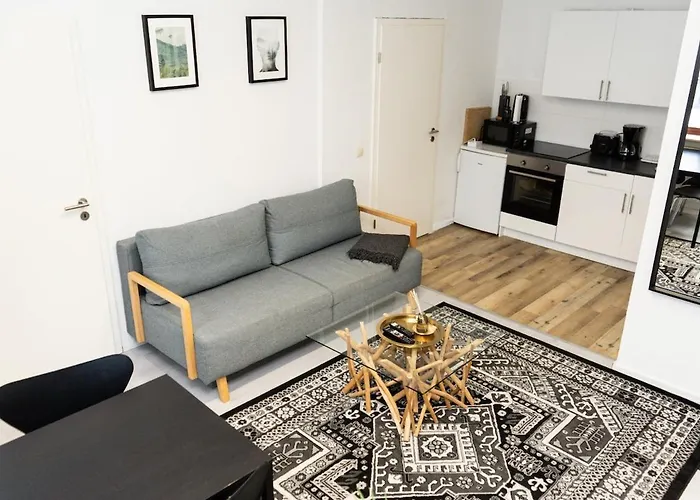 Appartement - Box Spring Bed - 5 Sleeping Places - 3 Tvs - Kitchen -wifi