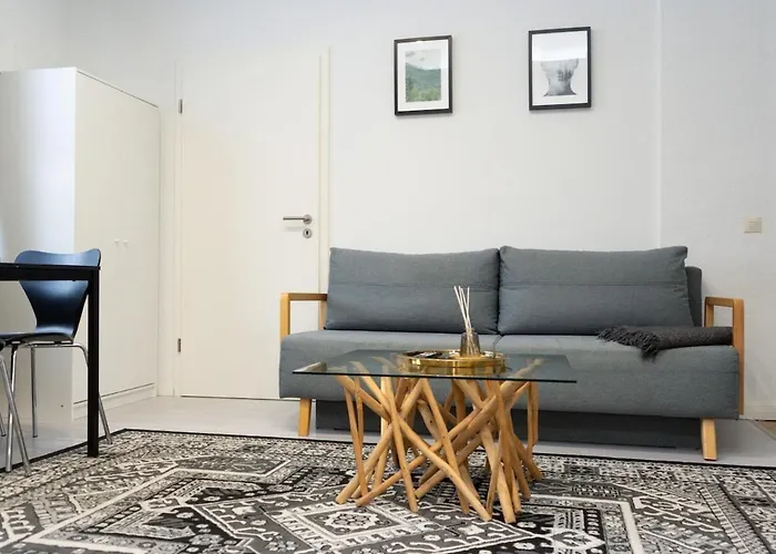 Apartment - Box Spring Bed - 5 Sleeping Places - 3 Tvs - Kitchen -wifi *