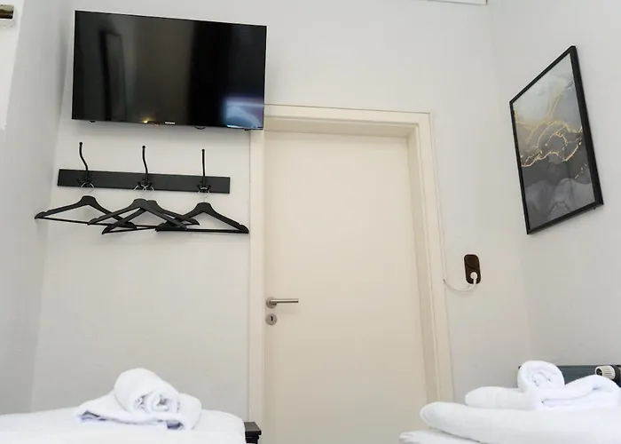 - Box Spring Bed - 5 Sleeping Places - 3 Tvs - Kitchen -wifi Appartement