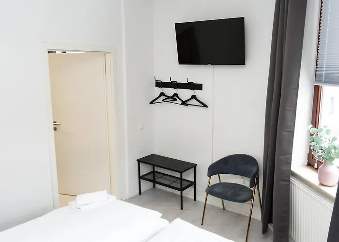 - Box Spring Bed - 5 Sleeping Places - 3 Tvs - Kitchen -wifi